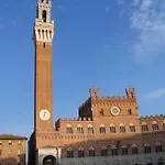 A Due Passi Da Piazza Del Campo Lägenhet